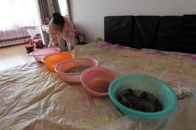 会理楼上漏水，住户失联，小区没物管，业主维权难！律师来支招……